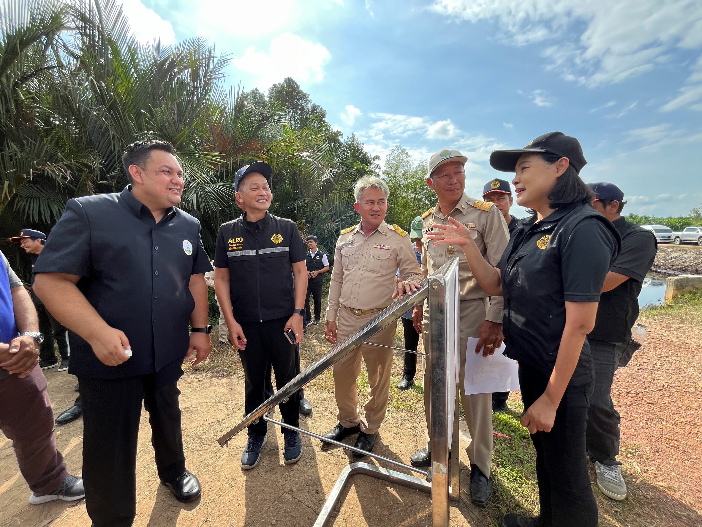 title - ผู้ตรวจราชการ ส.ป.ก. ร่วมคณะ รมช.กษ. ลงพื้นที่เร่งรัดการดำเนินงาน ยกระดับ คุณภาพชีวิตเกษตรกร จังหวัดนราธิวาส